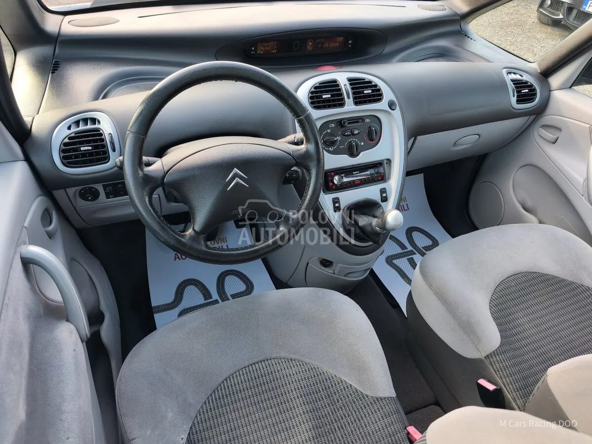 Citroen Xsara Picasso 2010 photo 3