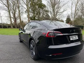 Tesla Model 3 2023 photo 5