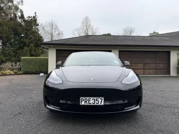 Tesla Model 3 2023 photo 3