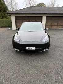 Tesla Model 3 2023 photo 2