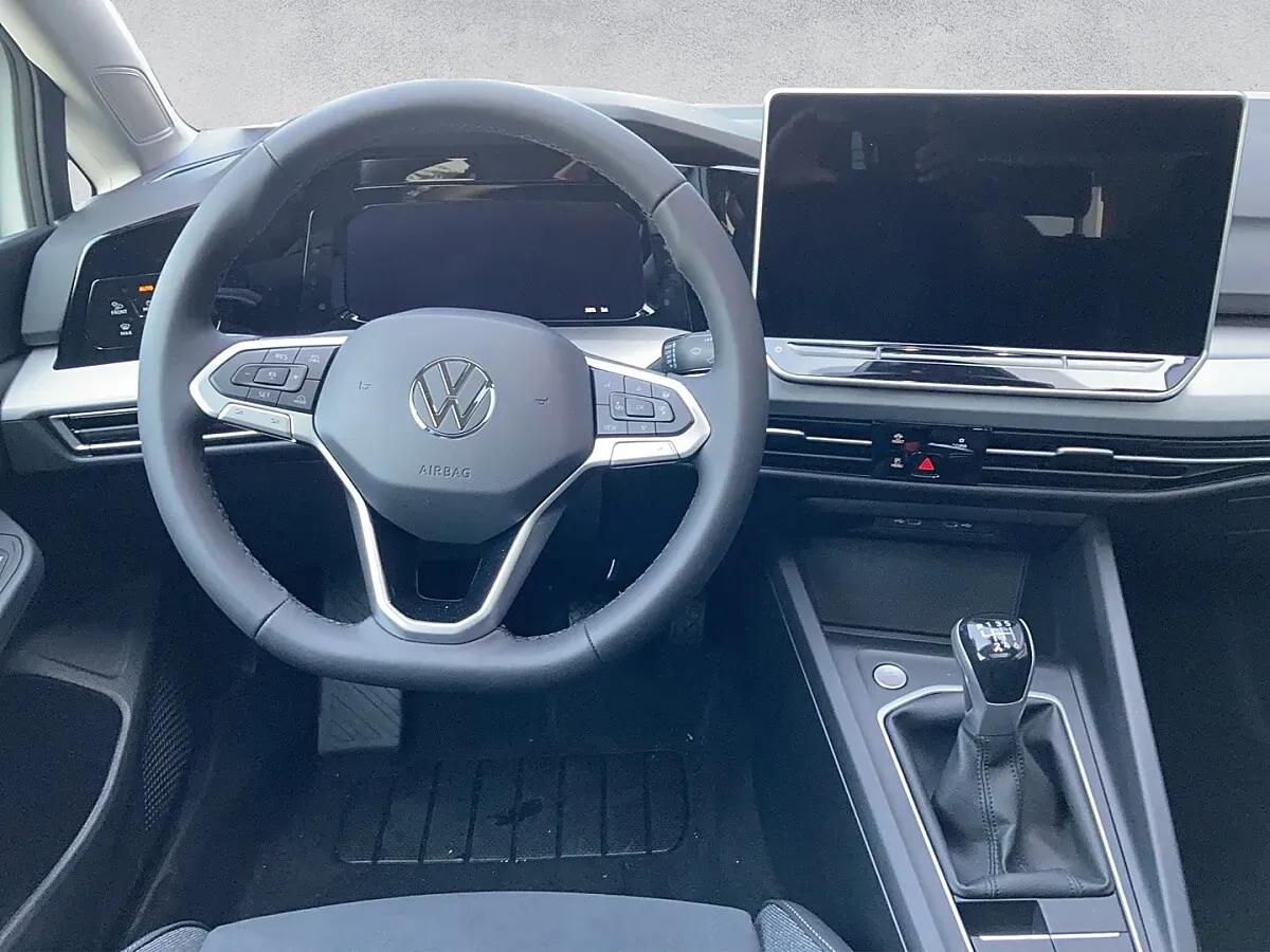 Volkswagen Golf 2024 photo 3