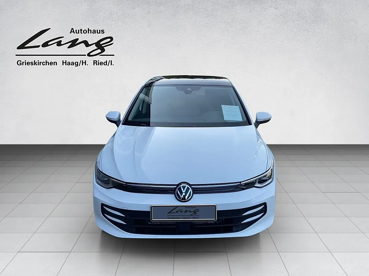 Volkswagen Golf 2024 photo 2