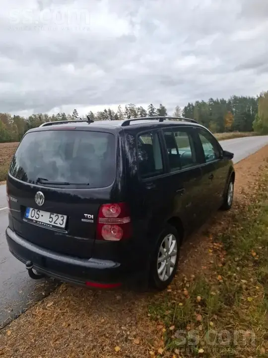 Volkswagen Touran 2009 photo 2