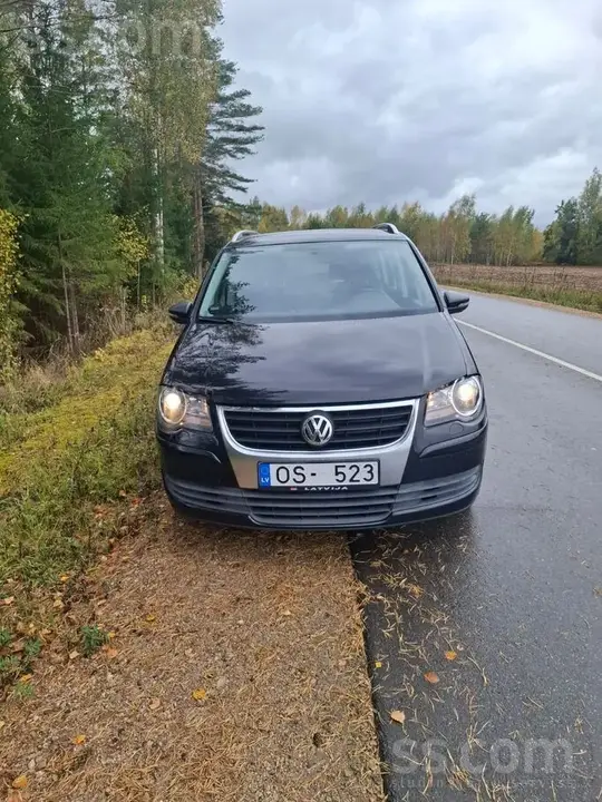 Volkswagen Touran 2009 photo 4