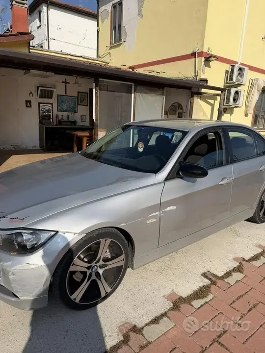 BMW 320D 2005 photo 2