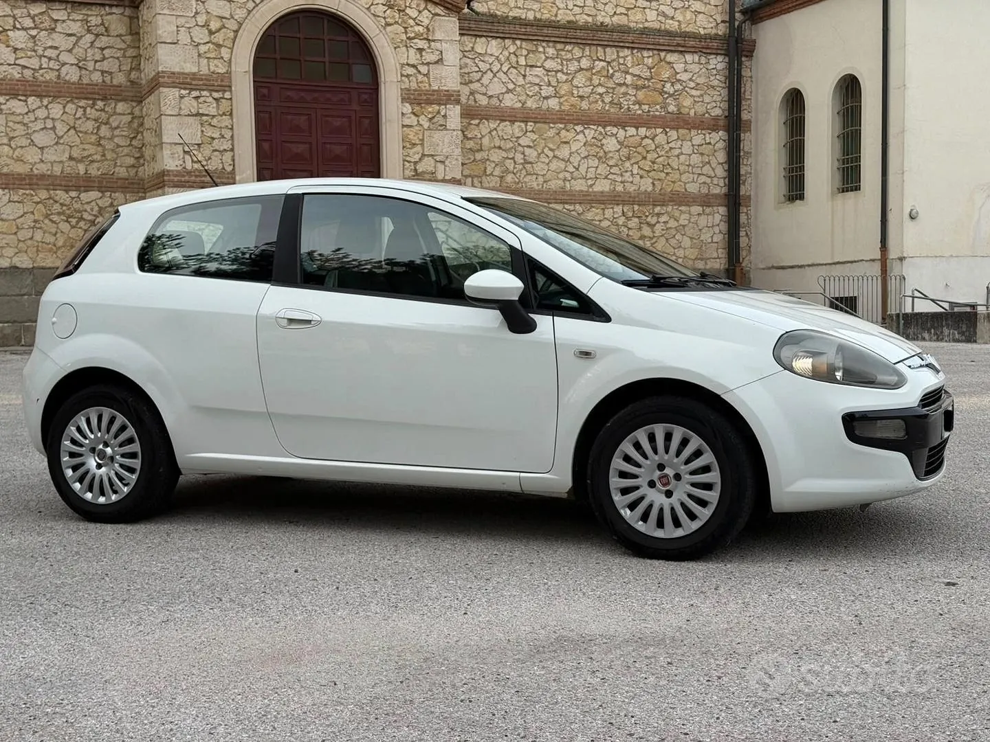 Fiat Punto Evo 2011 photo 4