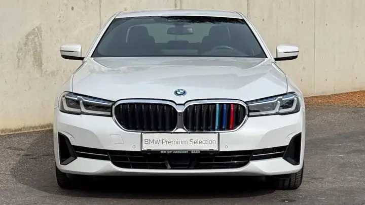 BMW 530E 2022 photo 2