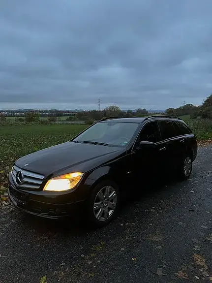 Mercedes-Benz C200 2011 photo 2