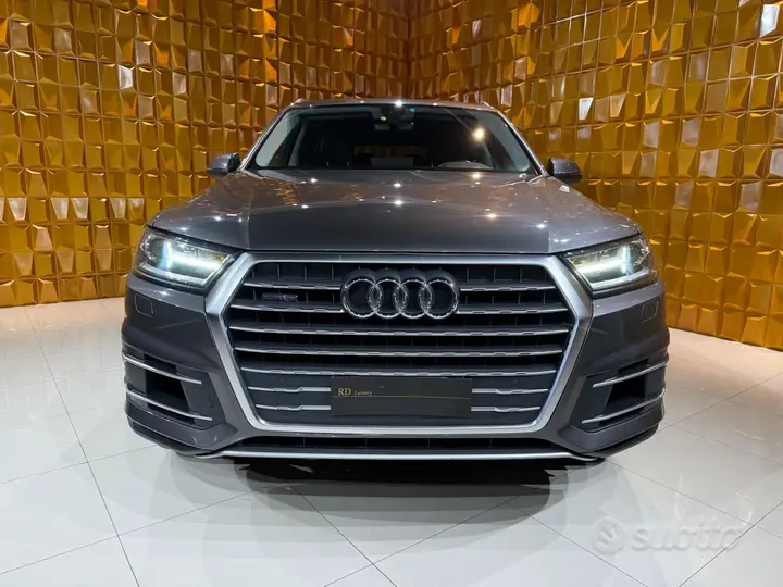 Audi Q7 2019 photo 2