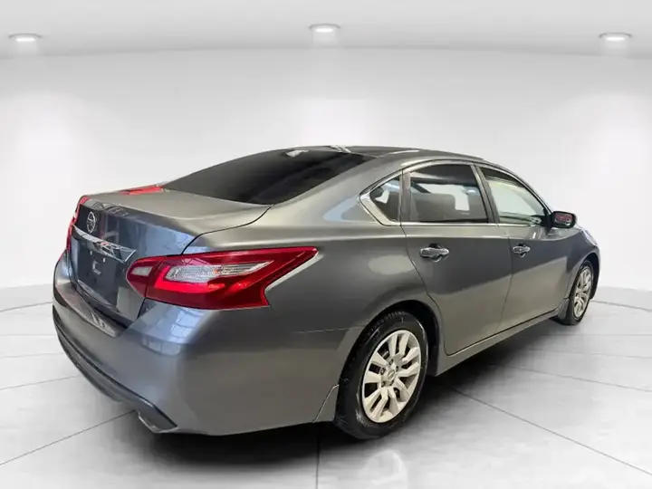 Nissan Altima 2018 photo 4