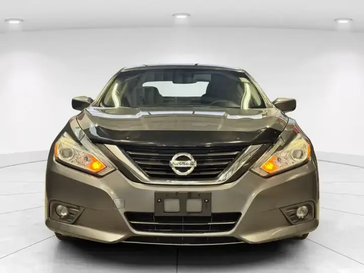 Nissan Altima 2018 photo 2