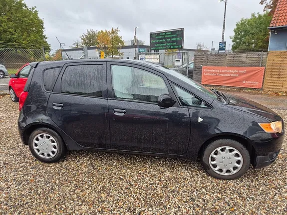 Mitsubishi Colt 2010 photo 3