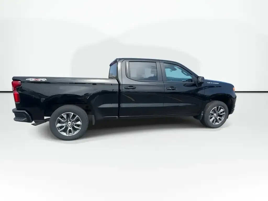Chevrolet Silverado 1500 2024 photo 3