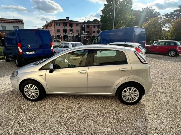 Fiat Grande Punto 2013 photo 5