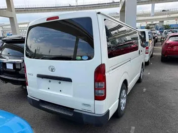 Toyota Hiace 2020 photo 3