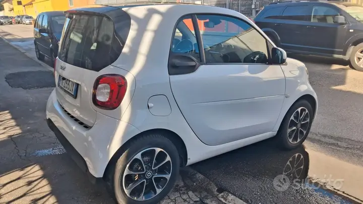 Smart Fortwo 2017 photo 4