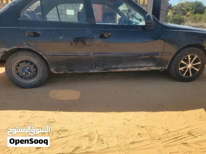 Hyundai Verna 2002 photo 5
