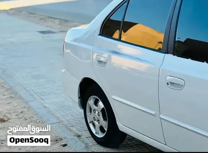 Hyundai Verna 2002 photo 3