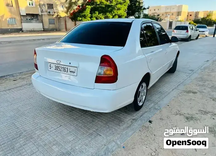 Hyundai Verna 2002 photo 2