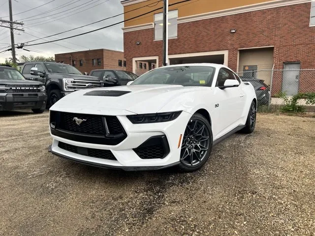 Ford Mustang 2026 photo 2