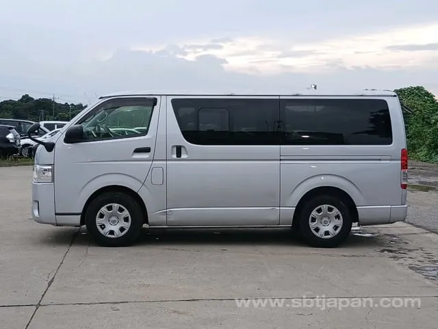 Toyota Hiace 2018 photo 4