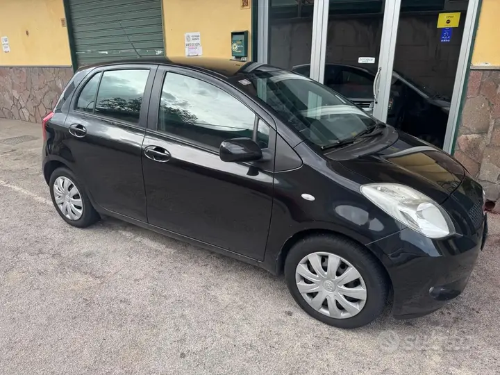 Toyota Yaris 2008 photo 2