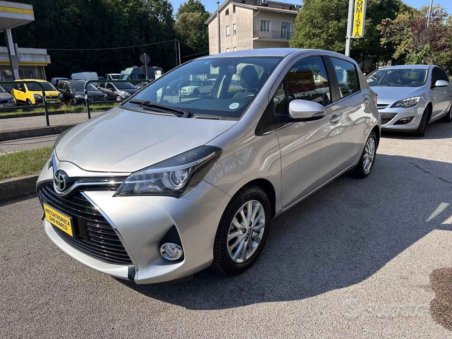 Toyota Yaris 2015 photo 3