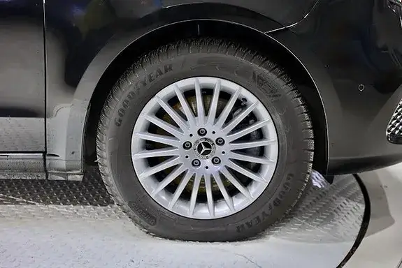 Mercedes-Benz Eqv300 2025 photo 3