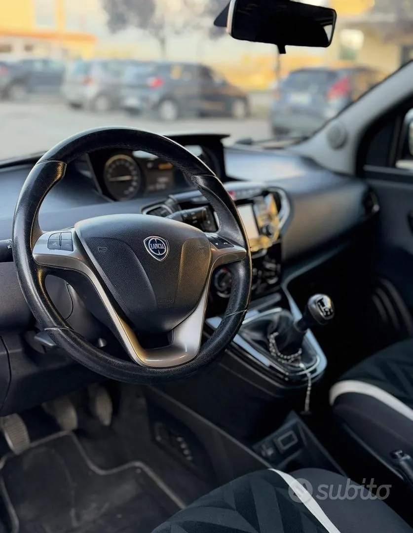 Lancia Ypsilon 2017 photo 5