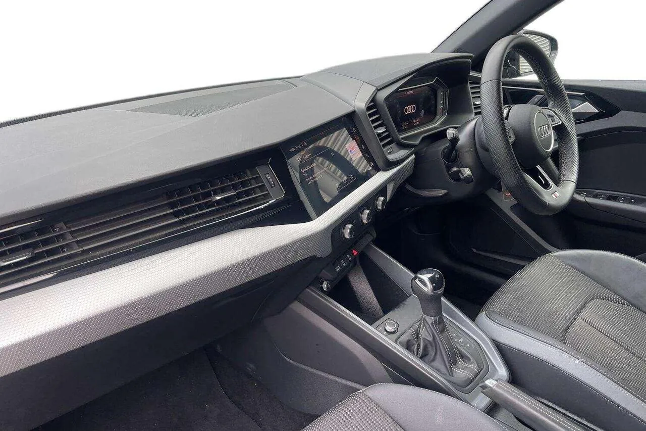Audi A1 2024 photo 2