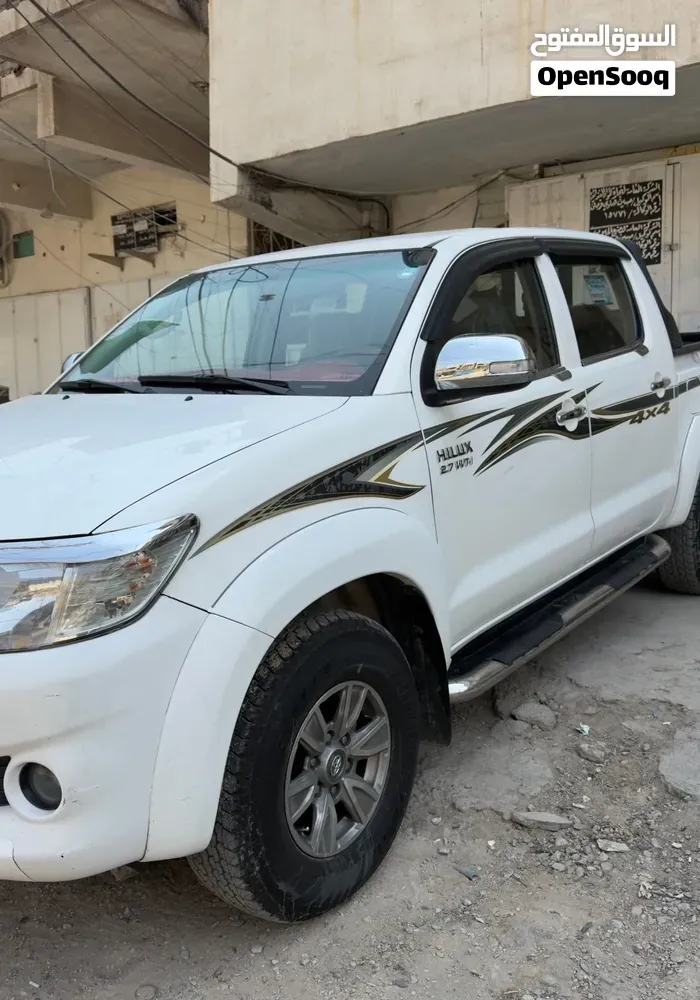 Toyota Hilux 2014 photo 2