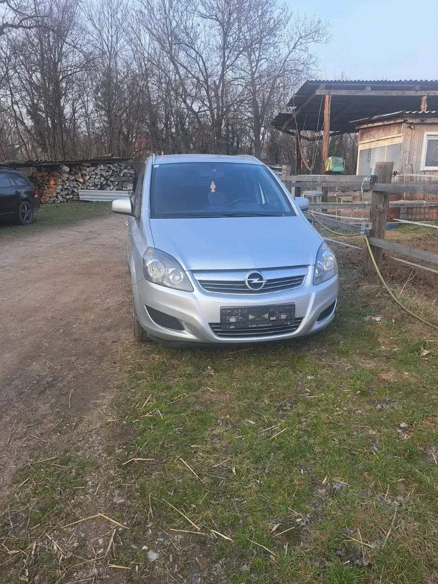 Opel Zafira 2011 photo 2