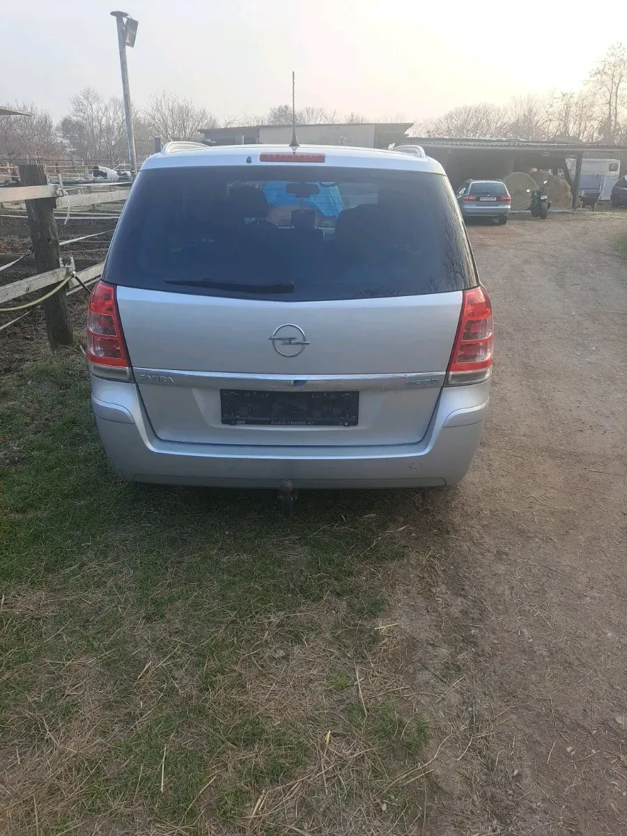 Opel Zafira 2011 photo 3