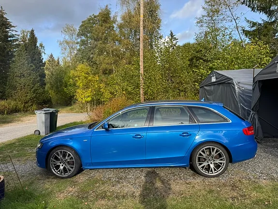 Audi A4 2009 photo 2