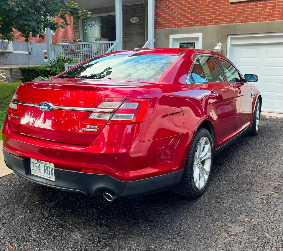 Ford Taurus 2013 photo 2