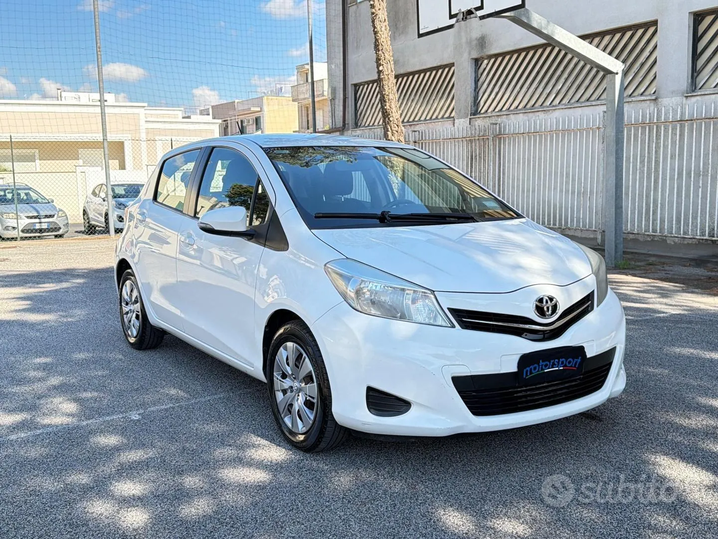 Toyota Yaris 2014 photo 2