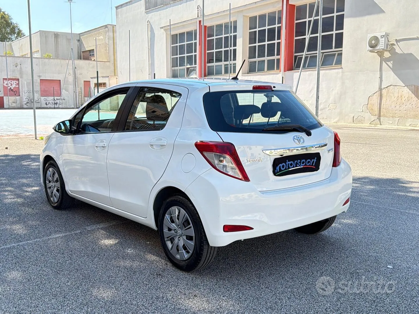 Toyota Yaris 2014 photo 4