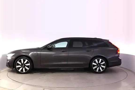 Volvo V90 2025 photo 2