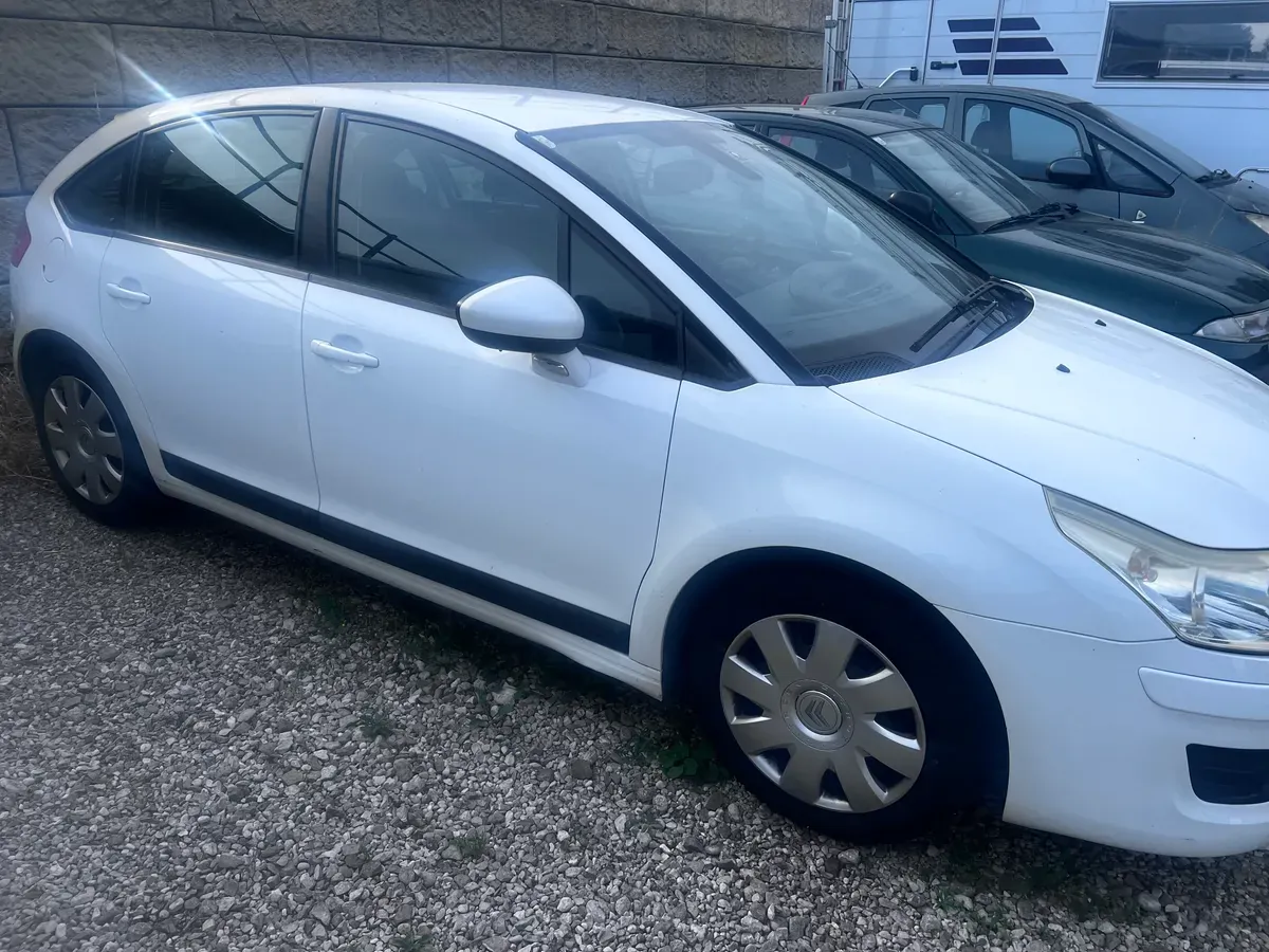 Citroen C4 2009 photo 2