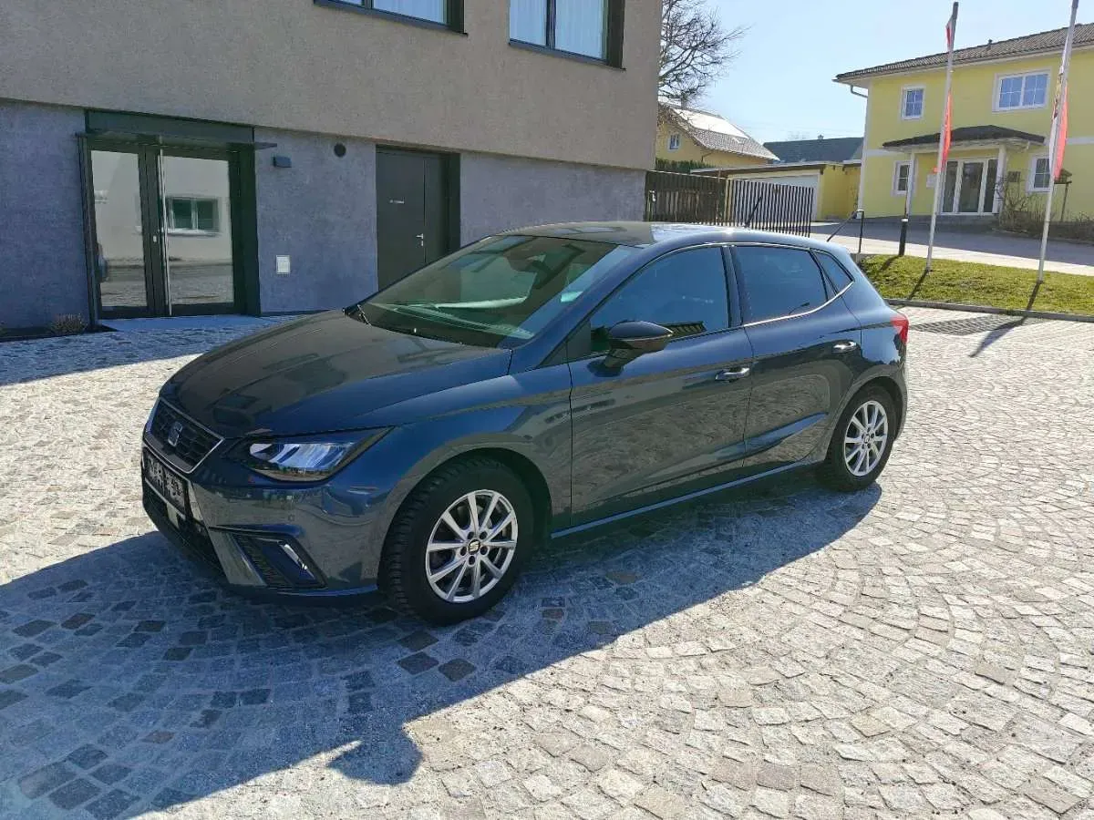 Seat Ibiza 2023 photo 2