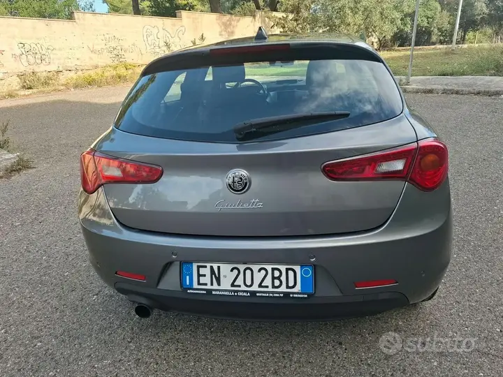 Alfa Romeo Giulietta 2012 photo 3