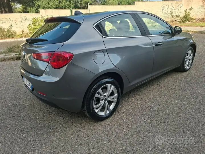 Alfa Romeo Giulietta 2012 photo 5