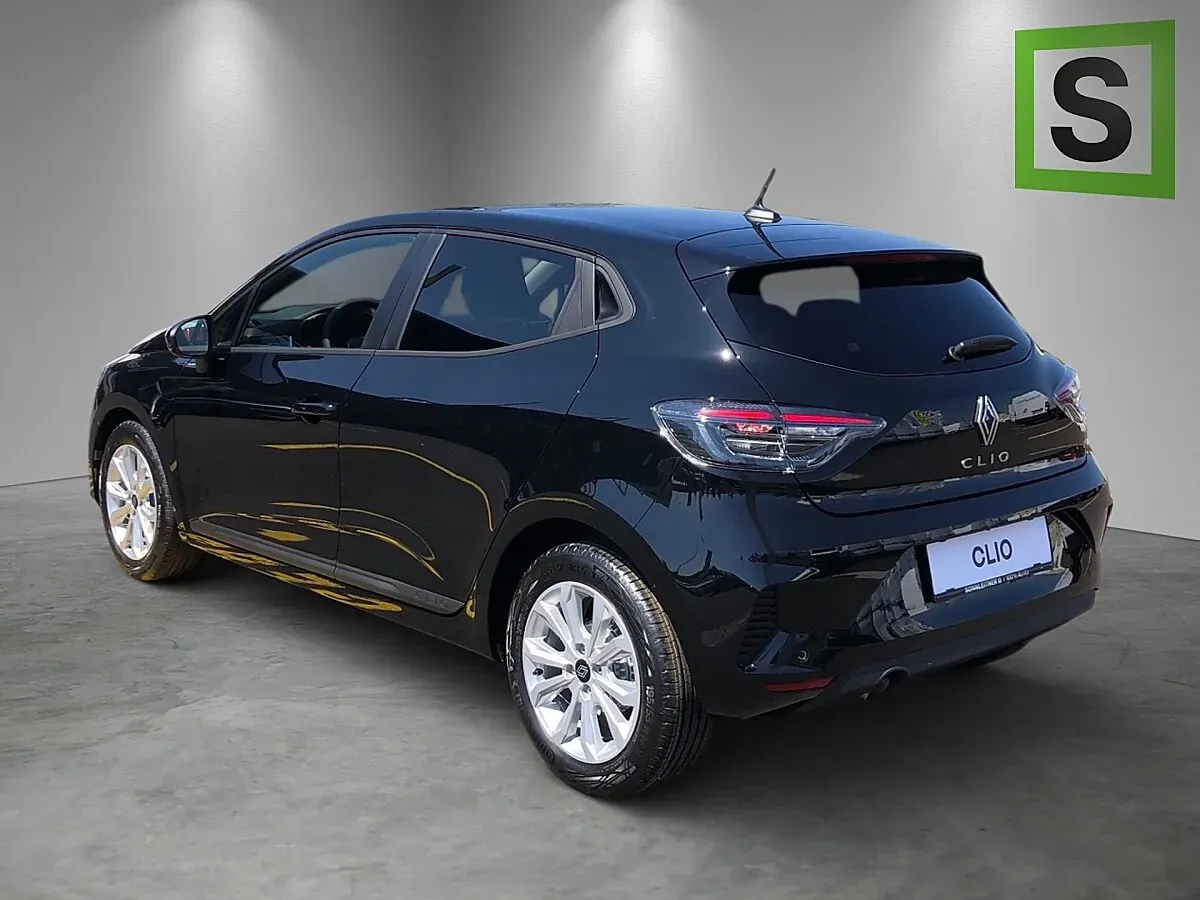 Renault Clio photo 3