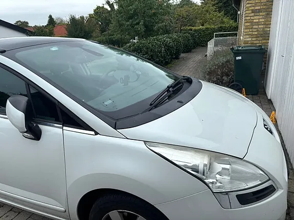 Peugeot 5008 2010 photo 3