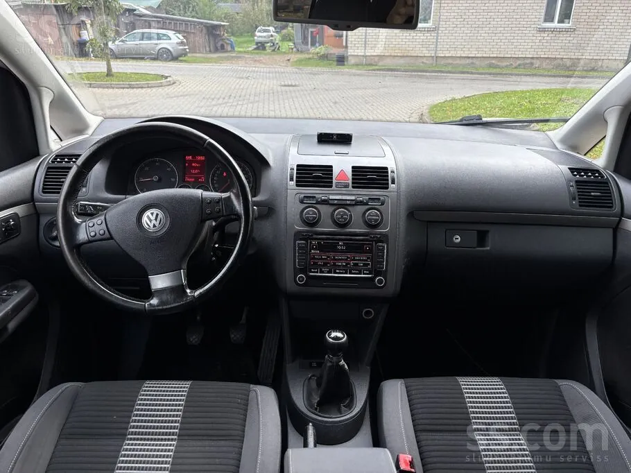 Volkswagen Touran 2008 photo 5