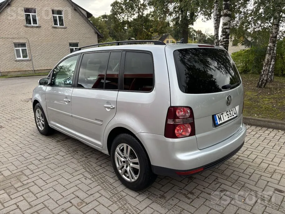 Volkswagen Touran 2008 photo 4
