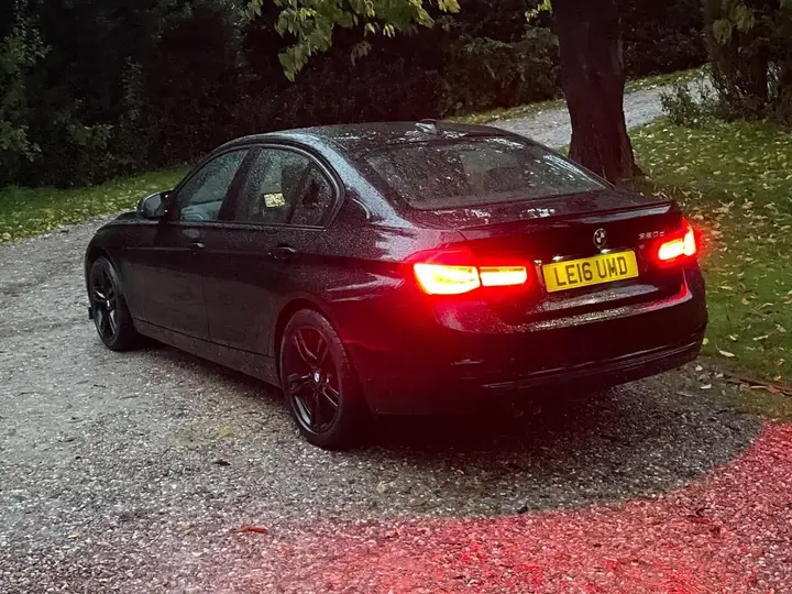 BMW 3 Series 2016 photo 2