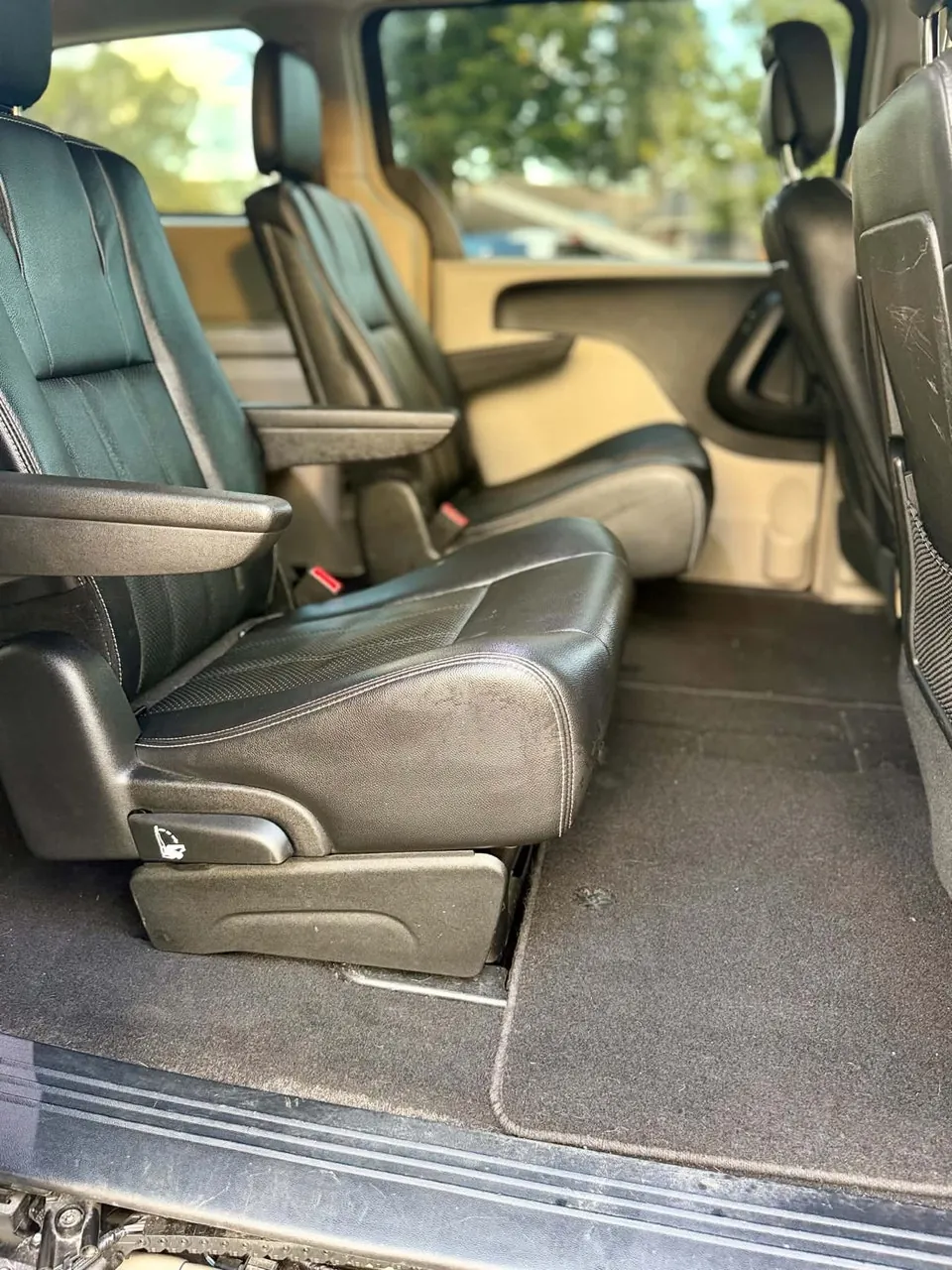 Dodge Grand Caravan 2016 photo 2