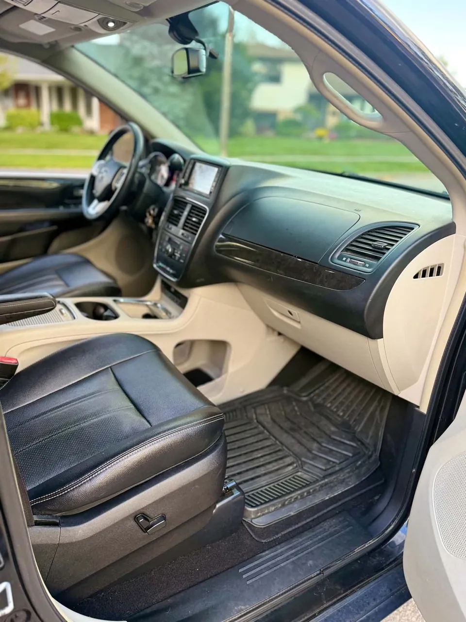Dodge Grand Caravan 2016 photo 3