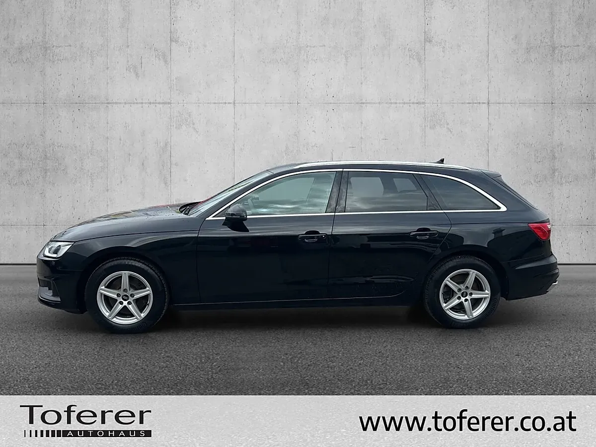 Audi A4 2023 photo 3